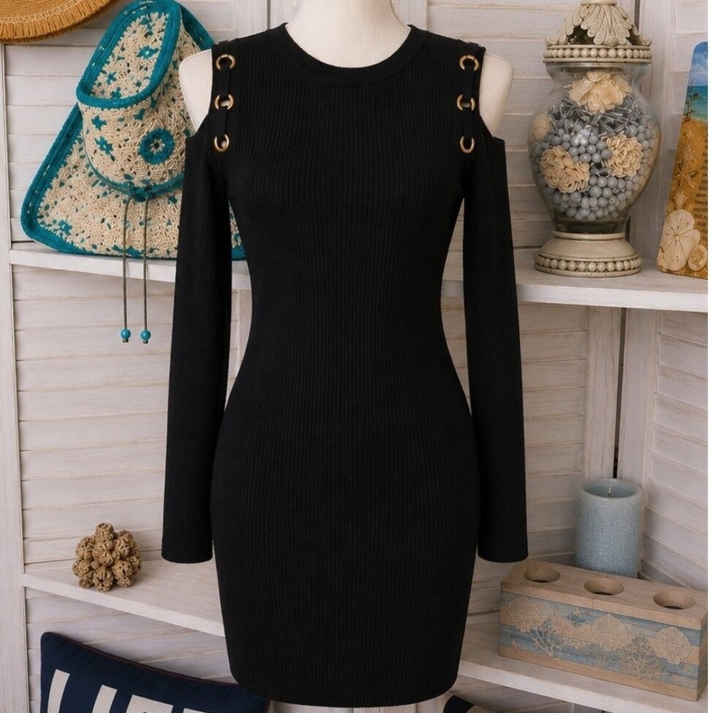 Love Tree Black Ribbed Cold Shoulder Sweater Dress Grommet SZ L | Boho Going out